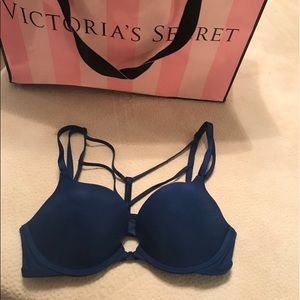 Gorgeous Victoria’s Secret Strappy Back Bra